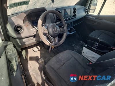 Zdjęcie 8 z 13 samochodu: 2019 MERCEDES-BENZ SPRINTER 2500/3500 VIN:WD3PF0CD0KP027750 - miniatura