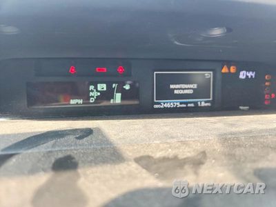 Zdjęcie 9 z 12 samochodu: 2016 TOYOTA PRIUS V THREE VIN:JTDZN3EU5GJ043145 - miniatura