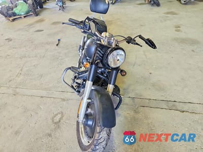 Drugie zdjęcie samochodu z przodu: 2010 HARLEY-DAVIDSON FLSTFB VIN:1HD1JN517AB037499 - miniatura