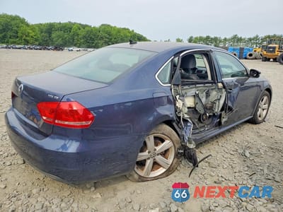 Trzecie zdjęcie samochodu z tyłu: 2013 VOLKSWAGEN PASSAT SE VIN:1VWBN7A33DC136362 - miniatura