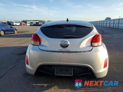 Zdjęcie 6 z 12 samochodu: 2017 HYUNDAI VELOSTER VALUE EDITION VIN:KMHTC6AD9HU321947 - miniatura