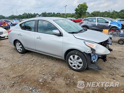 Czwarte zdjęcie samochodu z boku: 2017 NISSAN VERSA 1.6 SV VIN:3N1CN7AP2HK417842 - miniatura