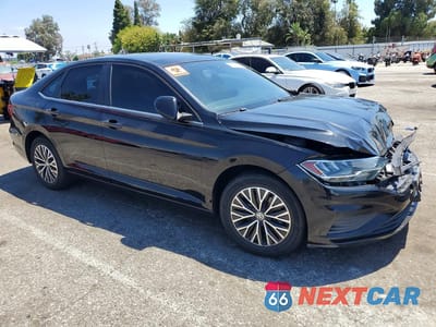 Czwarte zdjęcie samochodu z boku: 2019 VOLKSWAGEN JETTA S VIN:3VWC57BU1KM029267 - miniatura