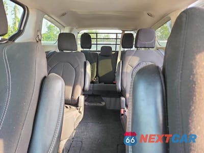 Zdjęcie 10 z 13 samochodu: 2023 CHRYSLER VOYAGER LX VIN:2C4RC1CG3PR548426 - miniatura