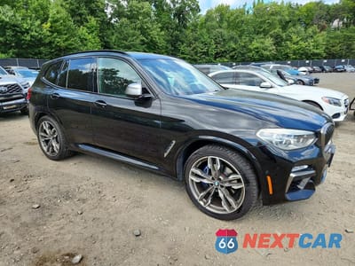 Czwarte zdjęcie samochodu z boku: 2018 BMW X3 XDRIVEM40I VIN:5UXTS3C51J0Y95644 - miniatura