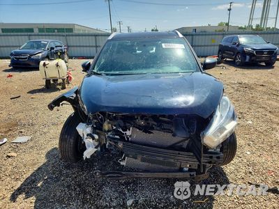 Piąte zdjęcie samochodu w środku: 2018 NISSAN KICKS S VIN:3N1CP5CU1JL530070 - miniatura