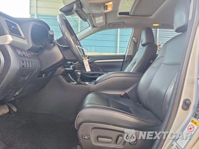 Zdjęcie 7 z 13 samochodu: 2018 TOYOTA HIGHLANDER XLE VIN:5TDKZRFH3JS548119 - miniatura