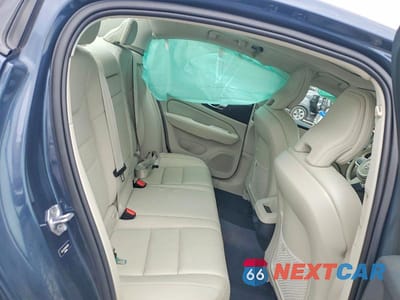 Zdjęcie 10 z 13 samochodu: 2022 VOLVO S60 B5 MOMENTUM VIN:7JRL12FZ6NG161030 - miniatura
