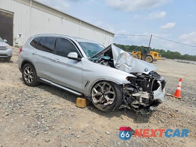 Czwarte zdjęcie samochodu z boku: 2021 BMW X3 XDRIVE30I VIN:5UXTY5C03M9E27979 - miniatura
