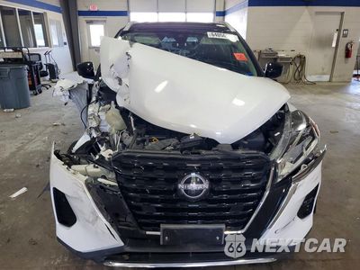Piąte zdjęcie samochodu w środku: 2022 NISSAN KICKS SV VIN:3N1CP5CV9NL489296 - miniatura