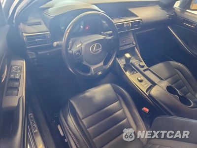 Zdjęcie 8 z 12 samochodu: 2019 LEXUS IS 300 VIN:JTHC81D21K5036095 - miniatura