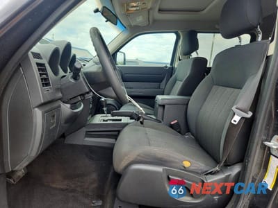 Zdjęcie 7 z 13 samochodu: 2011 DODGE NITRO HEAT VIN:1D4PU4GK2BW576824 - miniatura