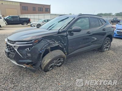 2025 CHEVROLET TRAX 1LT KL77LHEP1SC237783 - główne zdjęcie licytacji z USA - miniatura