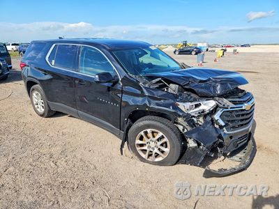 Czwarte zdjęcie samochodu z boku: 2020 CHEVROLET TRAVERSE LS VIN:1GNERFKW2LJ180698 - miniatura