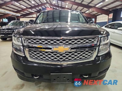 Piąte zdjęcie samochodu w środku: 2019 CHEVROLET SUBURBAN K1500 LT VIN:1GNSKHKC4KR150174 - miniatura