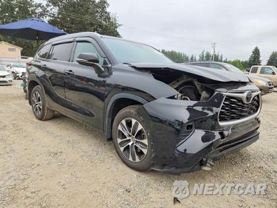 Czwarte zdjęcie samochodu z boku: 2020 TOYOTA HIGHLANDER XLE VIN:5TDGZRBHXLS514645 - miniatura