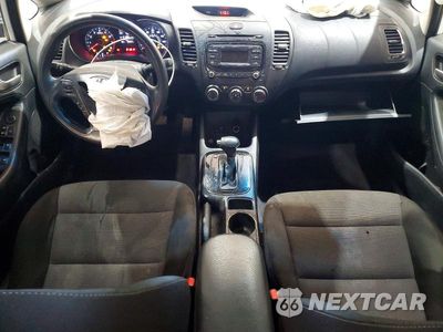 Zdjęcie 8 z 12 samochodu: 2017 KIA FORTE LX VIN:3KPFK4A77HE060111 - miniatura