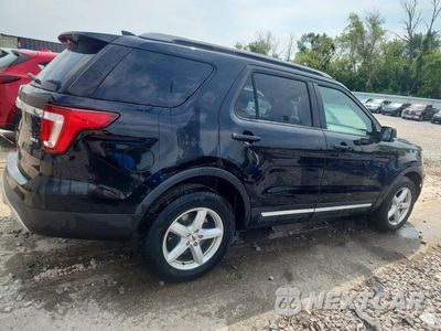 Trzecie zdjęcie samochodu z tyłu: 2016 FORD EXPLORER XLT VIN:1FM5K8D83GGC31499 - miniatura