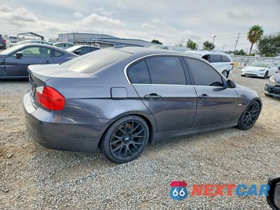 Trzecie zdjęcie samochodu z tyłu: 2006 BMW 330 I VIN:WBAVB33586KR74098 - miniatura