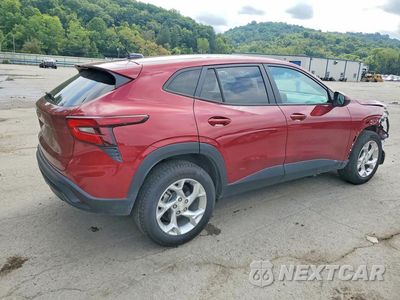 Trzecie zdjęcie samochodu z tyłu: 2024 CHEVROLET TRAX LS VIN:KL77LFE24RC066398 - miniatura