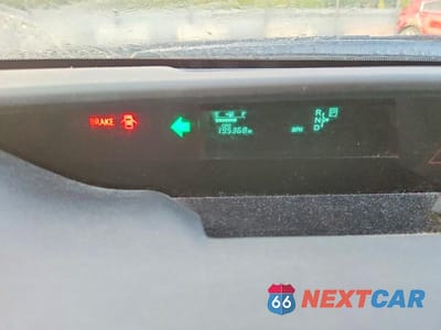 Zdjęcie 9 z 13 samochodu: 2004 TOYOTA PRIUS BASE VIN:JTDKB20U440110444 - miniatura