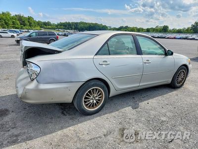Trzecie zdjęcie samochodu z tyłu: 2003 TOYOTA CAMRY XLE VIN:4T1BE30K63U172698 - miniatura