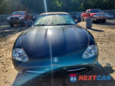 Piąte zdjęcie samochodu w środku: 2002 JAGUAR XK8 VIN:SAJDA42C42NA25782 - miniatura