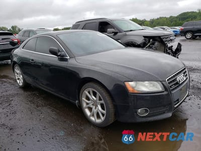 Czwarte zdjęcie samochodu z boku: 2012 AUDI A5 PREMIUM VIN:WAUGFAFR7CA013753 - miniatura
