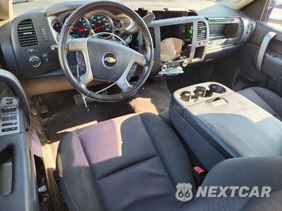 Zdjęcie 8 z 12 samochodu: 2011 CHEVROLET SILVERADO K1500 LT VIN:1GCRKSE34BZ130975 - miniatura