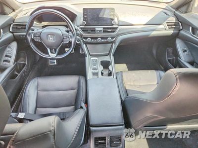 Zdjęcie 8 z 12 samochodu: 2018 HONDA ACCORD SPORT VIN:1HGCV2F34JA030272 - miniatura