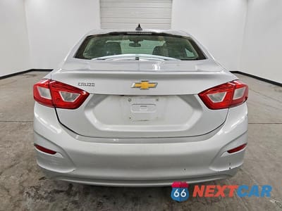 Zdjęcie 6 z 12 samochodu: 2017 CHEVROLET CRUZE LS VIN:1G1BC5SM0H7219095 - miniatura