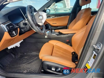 Zdjęcie 7 z 12 samochodu: 2021 BMW 530 XI VIN:WBA13BJ06MWX13443 - miniatura