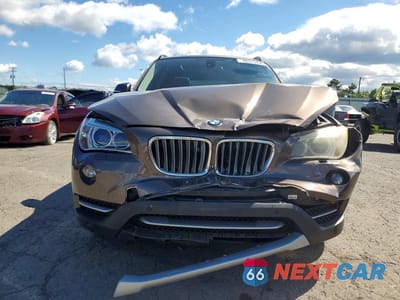 Piąte zdjęcie samochodu w środku: 2013 BMW X1 XDRIVE28I VIN:WBAVL1C59DVR82045 - miniatura