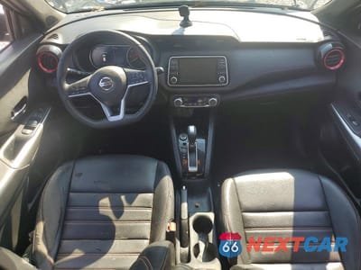 Zdjęcie 8 z 13 samochodu: 2018 NISSAN KICKS SR VIN:3N1CP5CU3JL543158 - miniatura