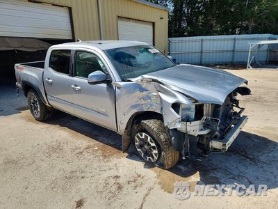 Czwarte zdjęcie samochodu z boku: 2019 TOYOTA TACOMA TRD OFF-ROAD VIN:5TFCZ5AN2KX184488 - miniatura