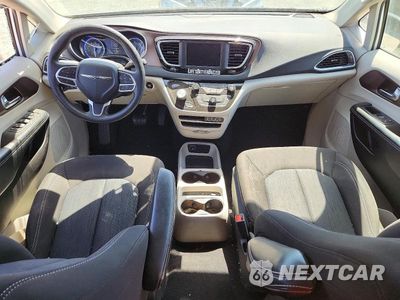 Zdjęcie 8 z 13 samochodu: 2021 CHRYSLER VOYAGER L VIN:2C4RC1AG0MR560211 - miniatura