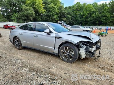 Czwarte zdjęcie samochodu z boku: 2024 HYUNDAI SONATA SEL VIN:KMHL64JAXRA391980 - miniatura