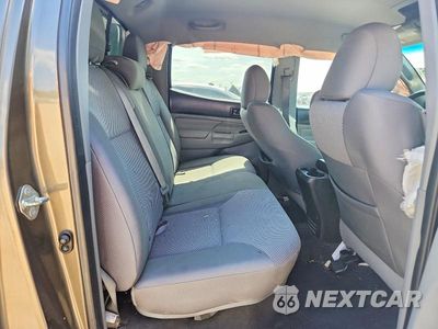 Zdjęcie 10 z 12 samochodu: 2015 TOYOTA TACOMA V6 VIN:3TMLU4EN7FM191547 - miniatura