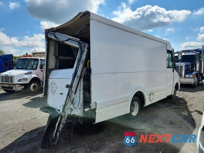 Trzecie zdjęcie samochodu z tyłu: 2016 ISUZU REACH DELIVERY TRUCK VIN:JALB4T175G7W00006 - miniatura