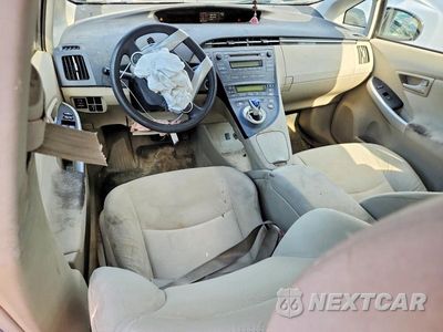 Zdjęcie 8 z 12 samochodu: 2011 TOYOTA PRIUS TWO VIN:JTDKN3DU0B0249720 - miniatura