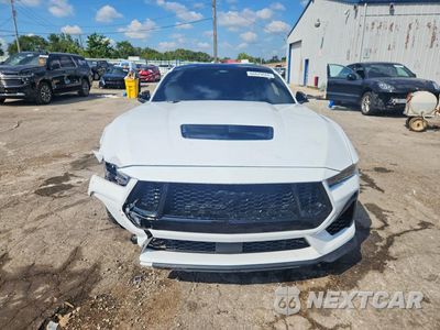 Piąte zdjęcie samochodu w środku: 2024 FORD MUSTANG GT VIN:1FA6P8CFXR5433559 - miniatura