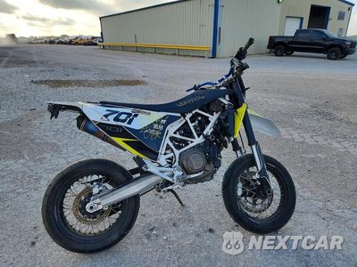 2018 HUSQVARNA SUPERMOTO 701 DIRT BIKE VBKUSV400JM717445 - główne zdjęcie licytacji z USA - miniatura