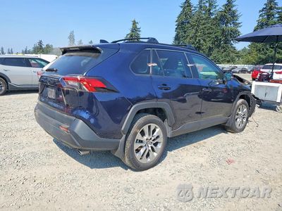 Trzecie zdjęcie samochodu z tyłu: 2024 TOYOTA RAV4 XLE PREMIUM VIN:2T3A1RFV6RW440936 - miniatura