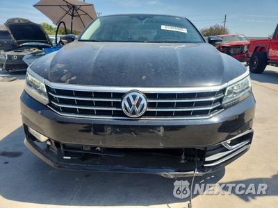 Piąte zdjęcie samochodu w środku: 2018 VOLKSWAGEN PASSAT SEL PREMIUM VIN:1VWCA7A31JC017222 - miniatura