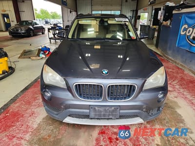 Piąte zdjęcie samochodu w środku: 2013 BMW X1 XDRIVE28I VIN:WBAVL1C54DVR83099 - miniatura