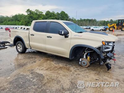 Czwarte zdjęcie samochodu z boku: 2023 CHEVROLET SILVERADO K1500 ZR2 VIN:3GCUDHEL8PG197335 - miniatura