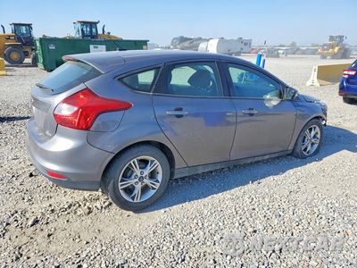 Trzecie zdjęcie samochodu z tyłu: 2013 FORD FOCUS SE VIN:1FADP3K28DL267734 - miniatura