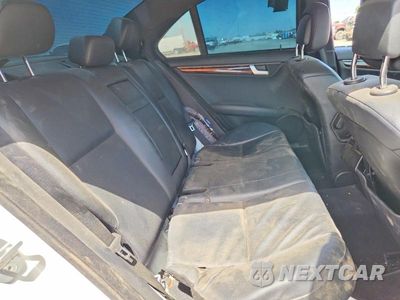 Zdjęcie 10 z 12 samochodu: 2014 MERCEDES-BENZ C 250 VIN:WDDGF4HBXER315293 - miniatura