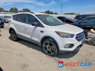 Czwarte zdjęcie samochodu z boku: 2019 FORD ESCAPE SEL VIN:1FMCU0HD1KUA47621 - miniatura
