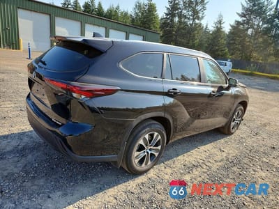Trzecie zdjęcie samochodu z tyłu: 2026 TOYOTA HIGHLANDER XLE VIN:5TDKDRBH9TS606662 - miniatura